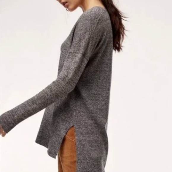 Aritzia Babaton ERIN V Neck Sweater Top Heather Gray Wool + Linen Size S/M - Picture 2 of 7